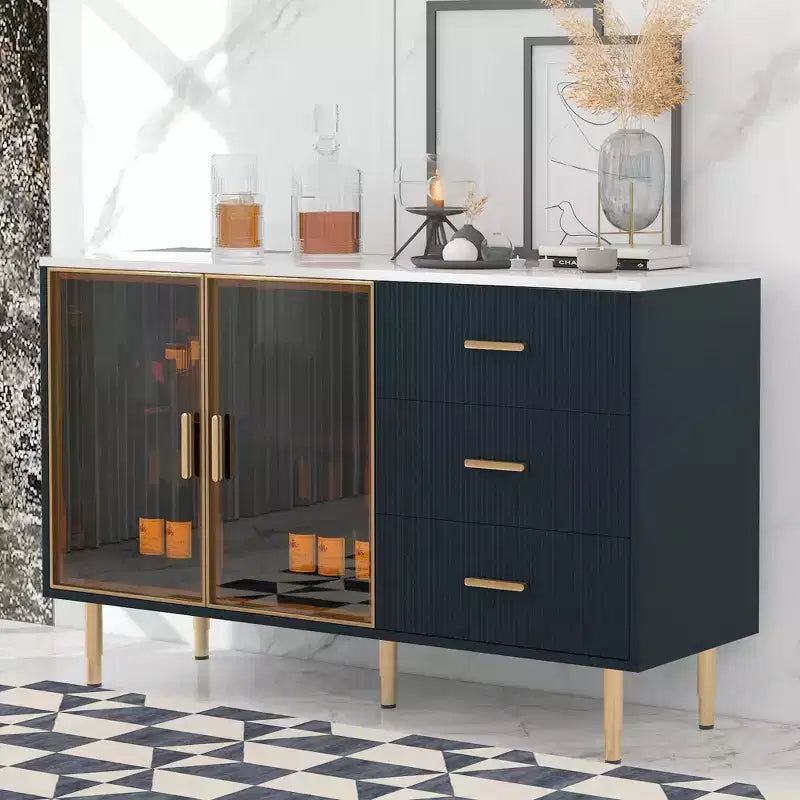 Credenza moderna Whisen con piano in marmo adesivo, gambe e maniglie in metallo dorato per sala da pranzo, soggiorno