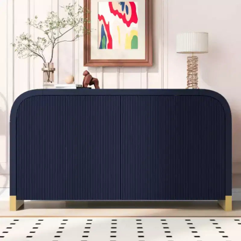 Credenza a quattro ante U-Style con impiallacciatura in frassino: caratteristiche eccezionali per corridoi, ingressi e soggiorni