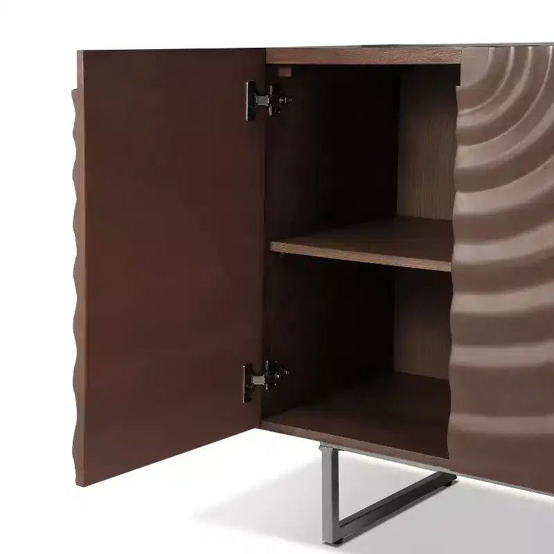 Christopher Knight Home Credenza moderna Cheryiie da 60'' in legno e metallo con quattro ante ondulate a goccia