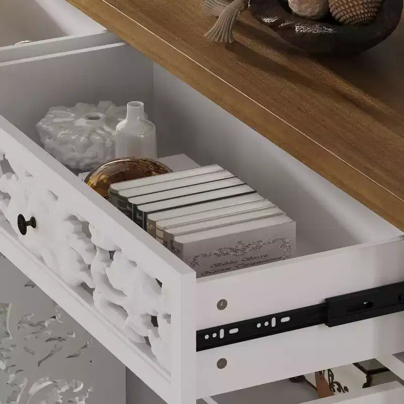 Credenza decorativa bianca Famapy, mobile d'accento con rilievo cavo - Libreria con ante a fantasia