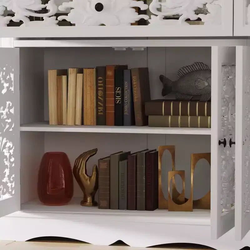 Credenza decorativa bianca Famapy, mobile d'accento con rilievo cavo - Libreria con ante a fantasia