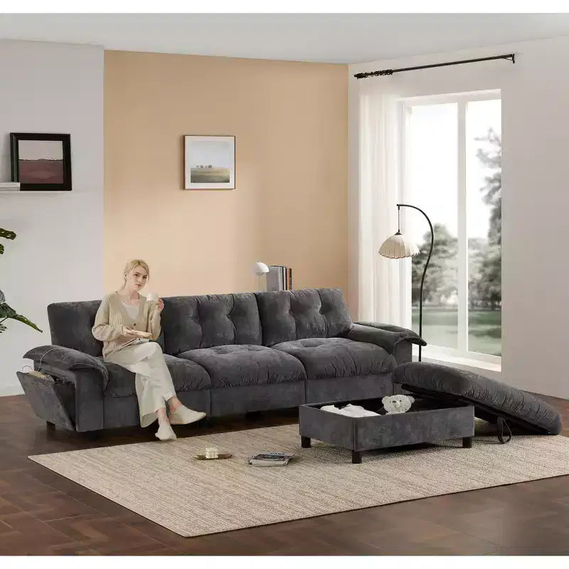 Divano modulare a 4 posti con pouf contenitore, portabicchieri, ricarica USB e Type-C, cuscini trapuntati, vani portaoggetti sui braccioli, rivestimento morbido