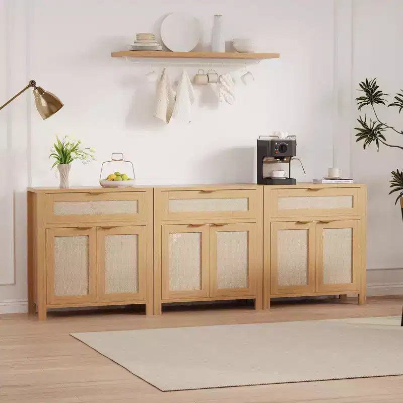 Credenza moderna in rattan con ante, mobile bohémien stretto con credenza, mobile contenitore e tavolino da caffè
