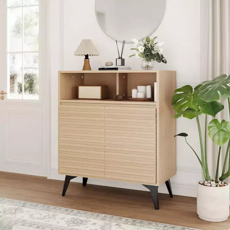 Mobile contenitore scanalato con gambe in metallo, Credenza moderna di metà secolo, Credenza a buffet con spazio contenitore per soggiorno, corridoio, ingresso