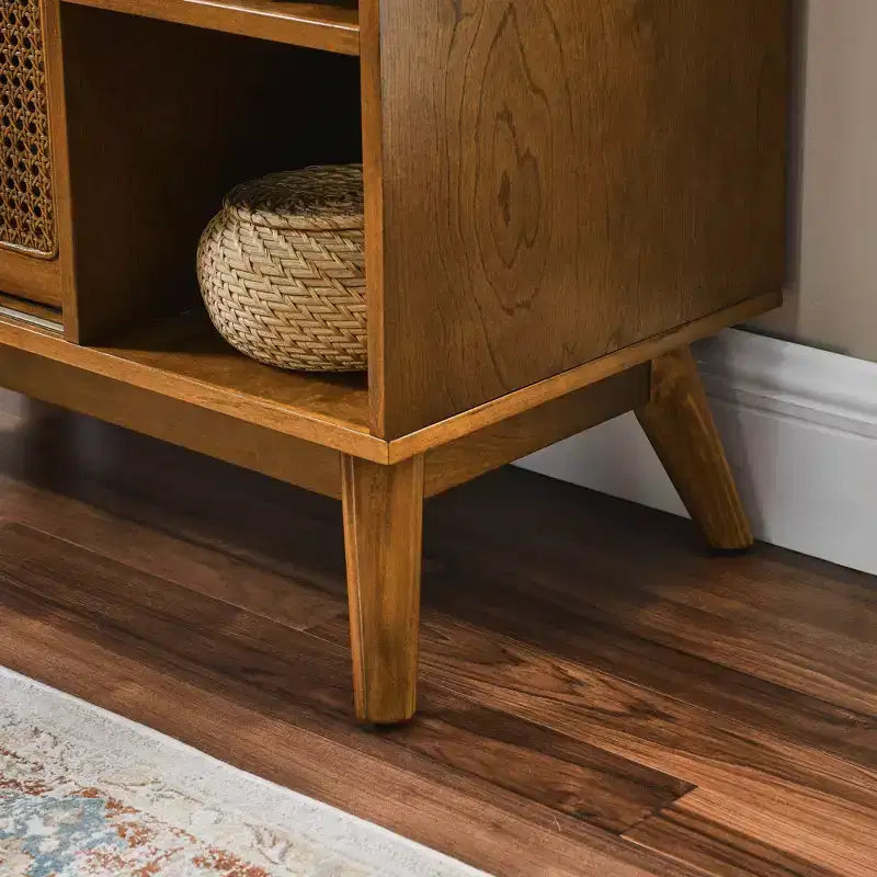 MAYEERTY Bahut buffet moderne du milieu du siècle en rotin avec étagère réglable, pieds en bois massif, portes en rotin Noyer