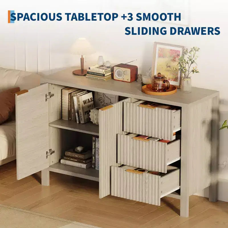 CuisinSmart Mobile Buffet Credenza scanalata da 47 pollici, mobile bar da caffè moderno di metà secolo con 3 cassetti e 2 ante per soggiorno e cucina