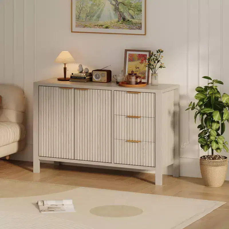CuisinSmart Mobile Buffet Credenza scanalata da 47 pollici, mobile bar da caffè moderno di metà secolo con 3 cassetti e 2 ante per soggiorno e cucina