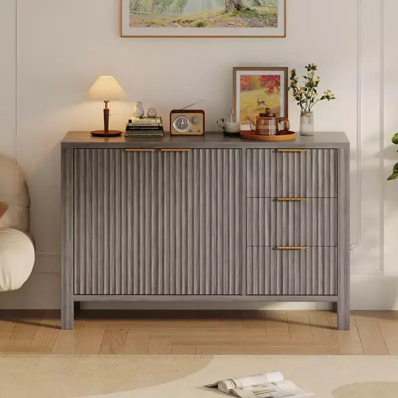 CuisinSmart Mobile Buffet Credenza scanalata da 47 pollici, mobile bar da caffè moderno di metà secolo con 3 cassetti e 2 ante per soggiorno e cucina