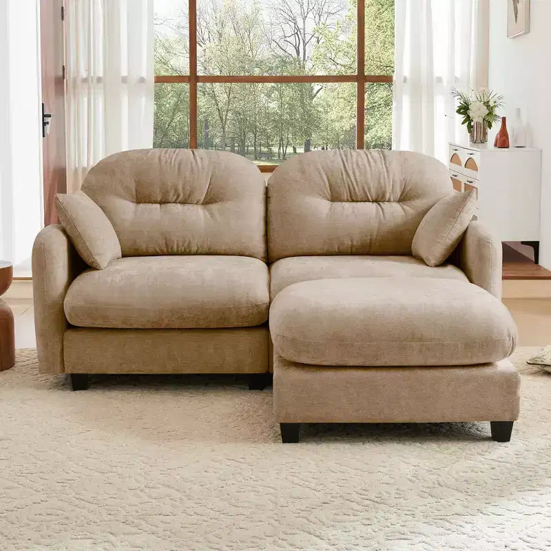 Divano sezionale a L 74 Beige Cloud con pouf in morbido tessuto ciniglia e schiuma ad alta densità per salotti