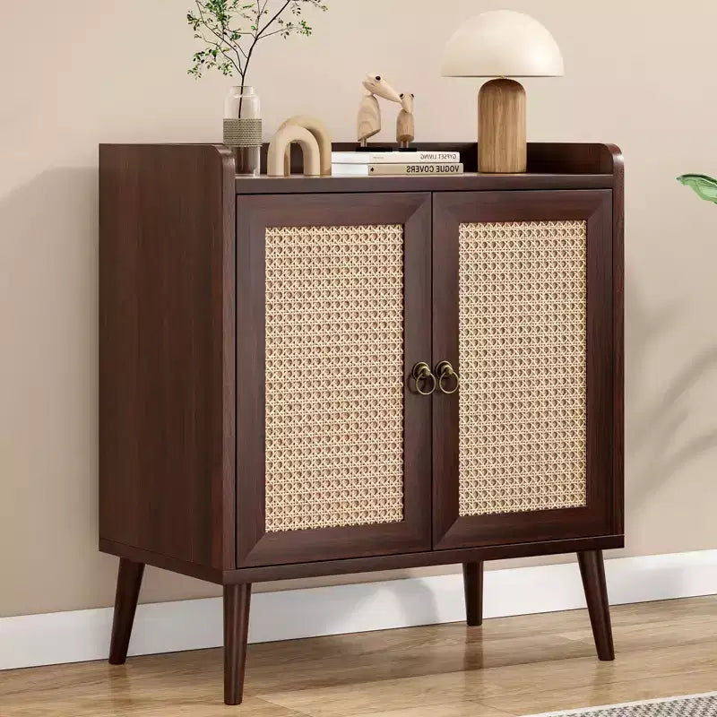 Mobile credenza Okak, credenza buffet con 2 ante decorate in rattan, mobile contenitore per soggiorno, sala da pranzo, cucina
