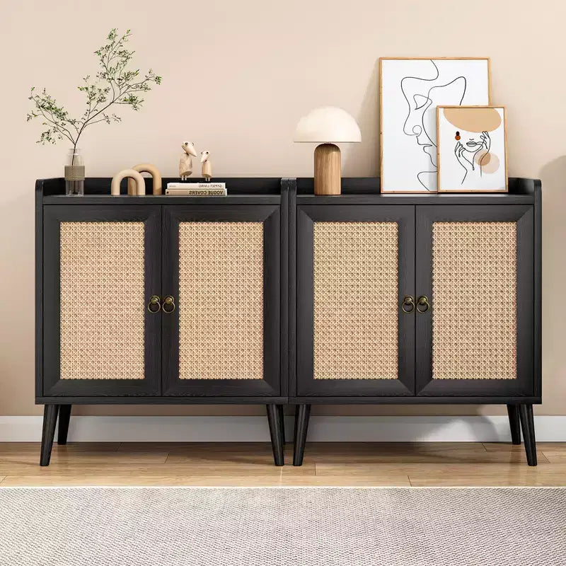Mobile credenza Okak, credenza buffet con 2 ante decorate in rattan, mobile contenitore per soggiorno, sala da pranzo, cucina