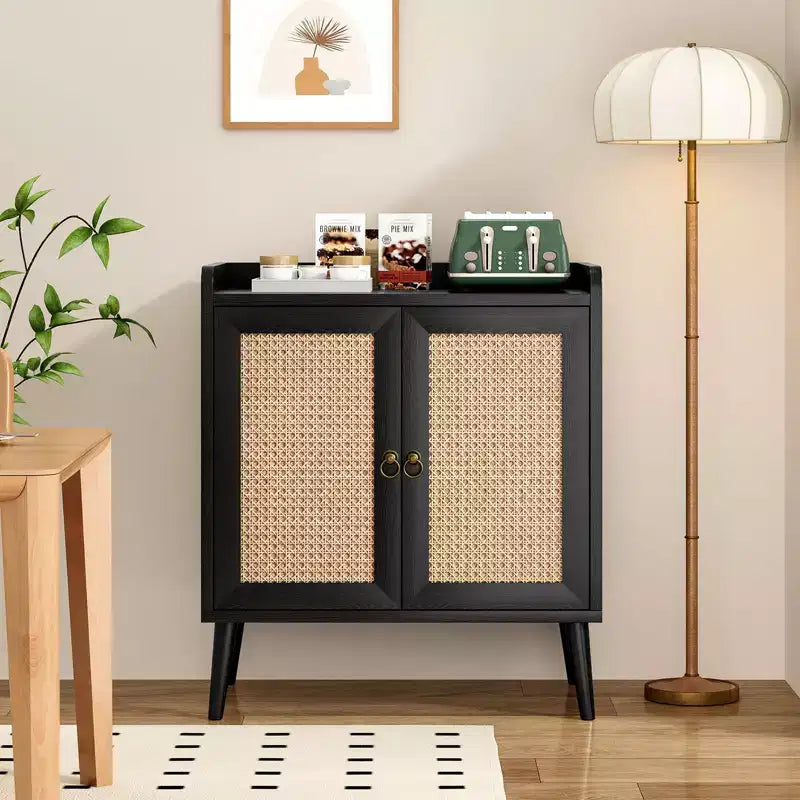 Mobile credenza Okak, credenza buffet con 2 ante decorate in rattan, mobile contenitore per soggiorno, sala da pranzo, cucina