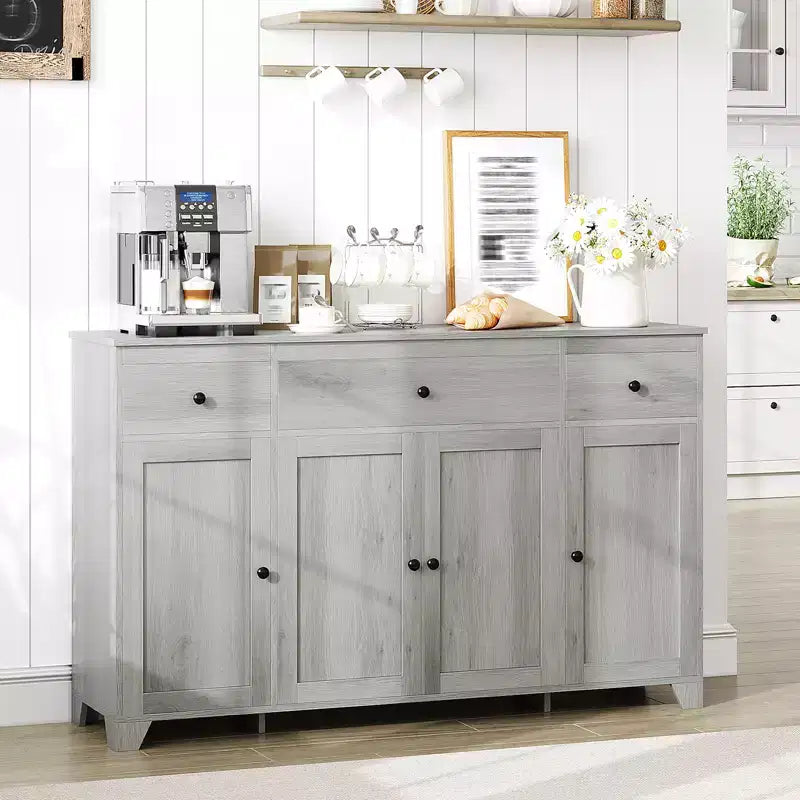 Credenza a buffet da 140 cm con mobile contenitore, mobile contenitore da cucina minimalista con ripiano regolabile, 3 cassetti e 4 ante per sala da pranzo e soggiorno - Bianco