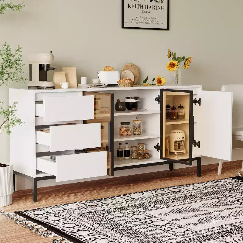Buffet de Bar à Café de 63 po avec Armoire de Rangement, 3 Tiroirs, Îlot de Cuisine de Style Ferme Blanc avec 2 Portes Vitrées, Table de Desserte pour Salle à Manger et Cuisine