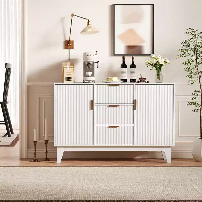 CuisinSmart 47,2 Credenza Moderna con Scanalature, Armadietto Contenitore in Legno con 3 Cassetti, 2 Ante e Ripiani Regolabili per Soggiorno Cucina