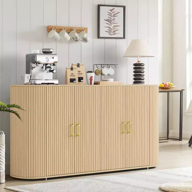 Credenza a buffet da 63 pollici, mobile bar scanalato per l'ingresso con 4 ante, tavolino consolle in legno, credenza d'accento per soggiorno e cucina