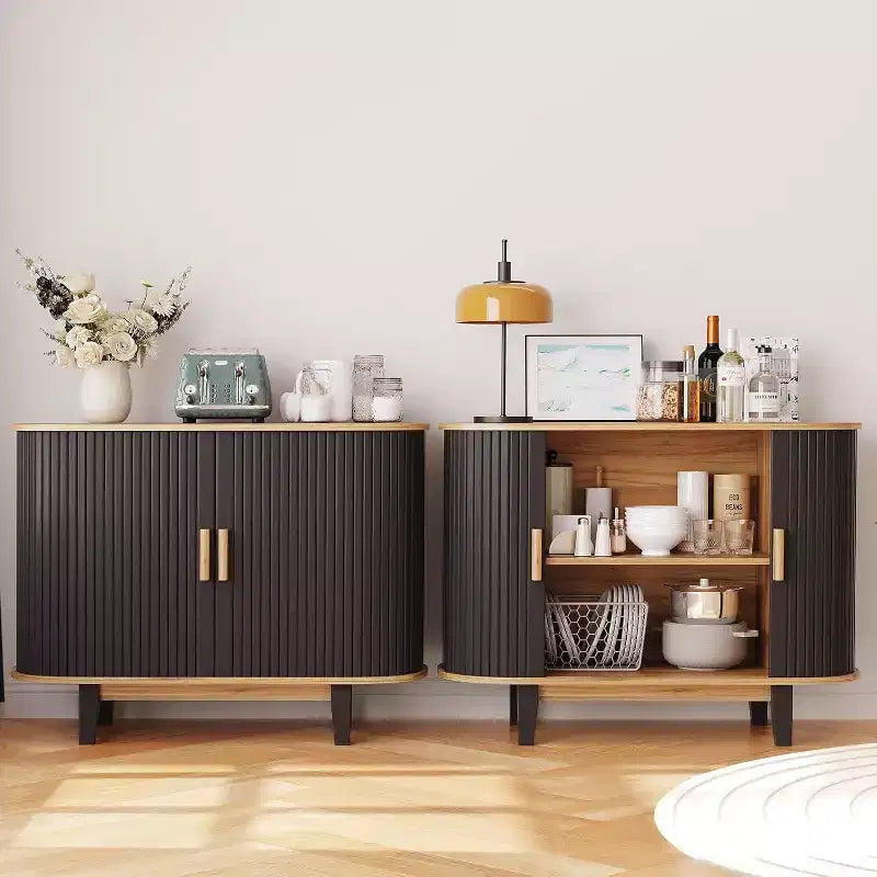 Bahut cannelé avec porte coulissante, Buffet moderne avec étagère réglable pour le rangement multi-pièces, Design épuré