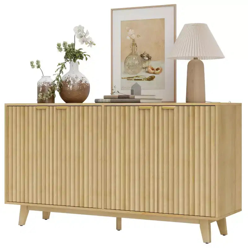Madia con ante cannettate, Buffet da 140 cm con 4 ante, 2 ripiani regolabili, 5 gambe in legno
