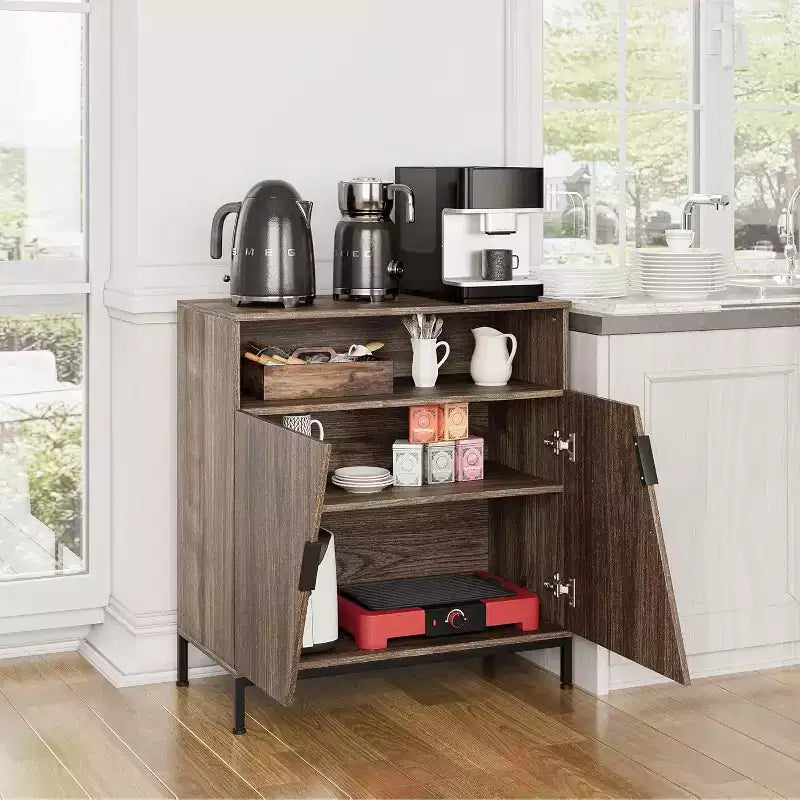 Madia con sportelli, Credenza a buffet moderna in legno autoportante
