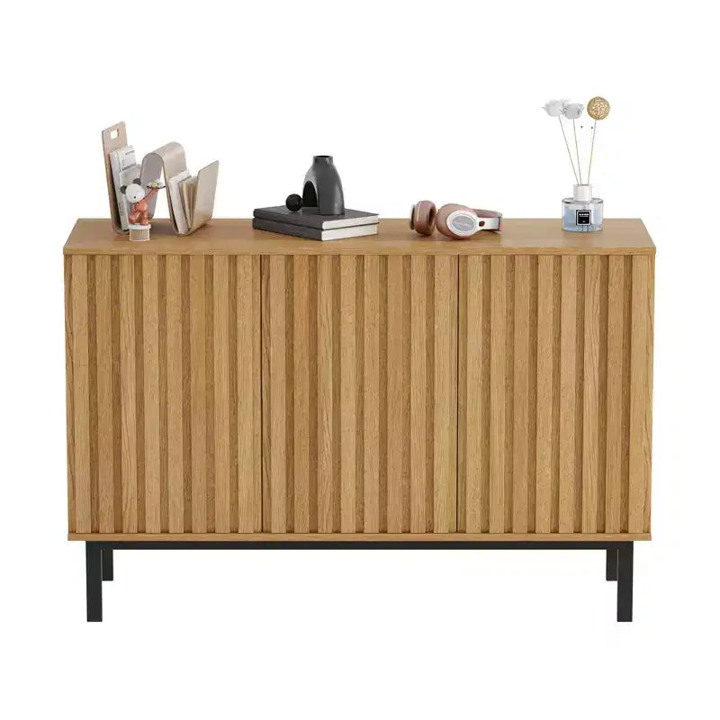 Credenza a buffet con ante a coste e vani contenitori, mobile contenitore in legno indipendente