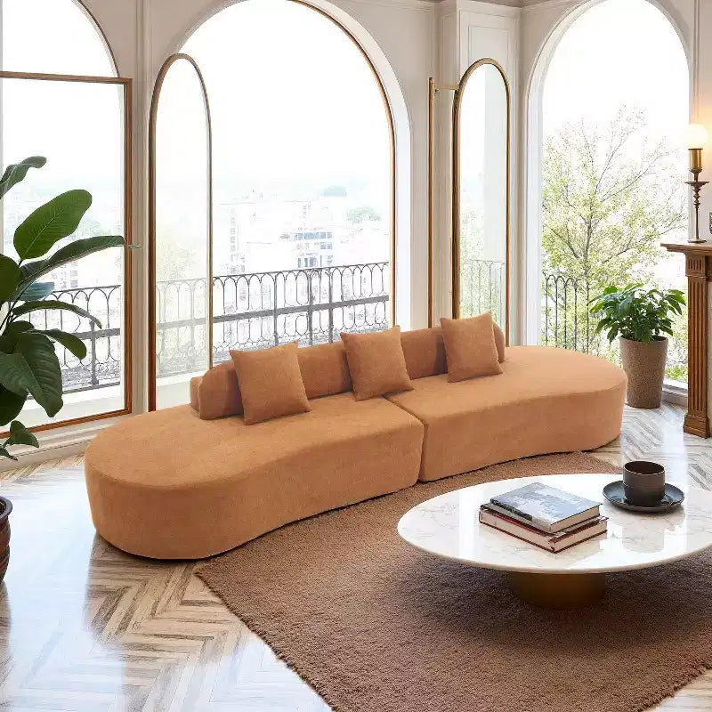 GDFStudio Xevor 130.5 Divano Moderno Curvo a 4 Posti Rivestito in Spugna con 3 Cuscini