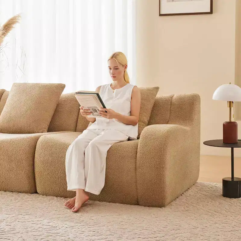 Divano Sezionale Modulare Moderno con Bracciolo Curvo, Divano Cloud a 3 Posti con Seduta Profonda in Tessuto Teddy per Soggiorno e Camera da Letto, Nessun Montaggio-Panipeachy