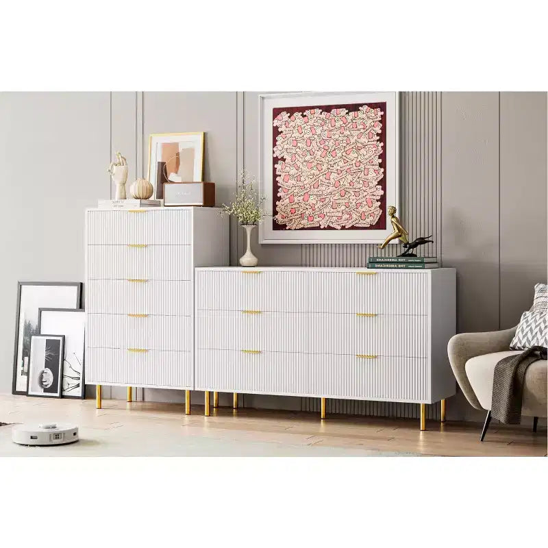 Cassettiera bianca a 5 cassetti per camera da letto, cassettone moderno alto 122 cm, gambe in metallo dorato, decorazione scanalata, organizzatore per casa, corridoio, ufficio