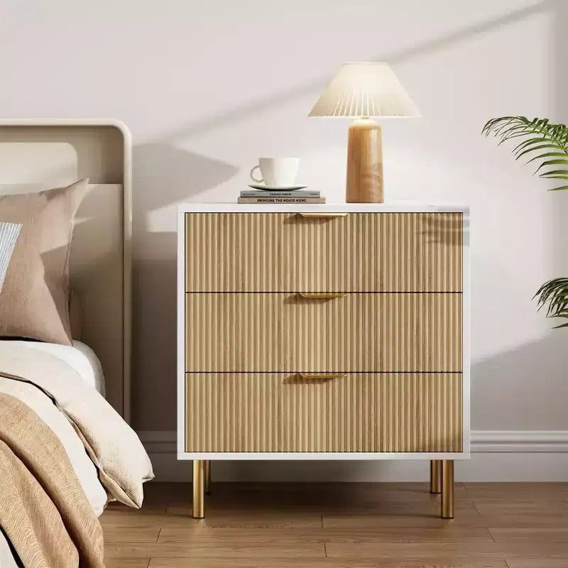 Cassettiera bianca a 5 cassetti per camera da letto, cassettone moderno alto 122 cm, gambe in metallo dorato, decorazione scanalata, organizzatore per casa, corridoio, ufficio