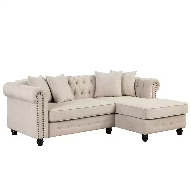 Divano angolare a L Chesterfield 3 posti per soggiorno con chaise longue reversibile 4 cuscini Beige-Morden Fort