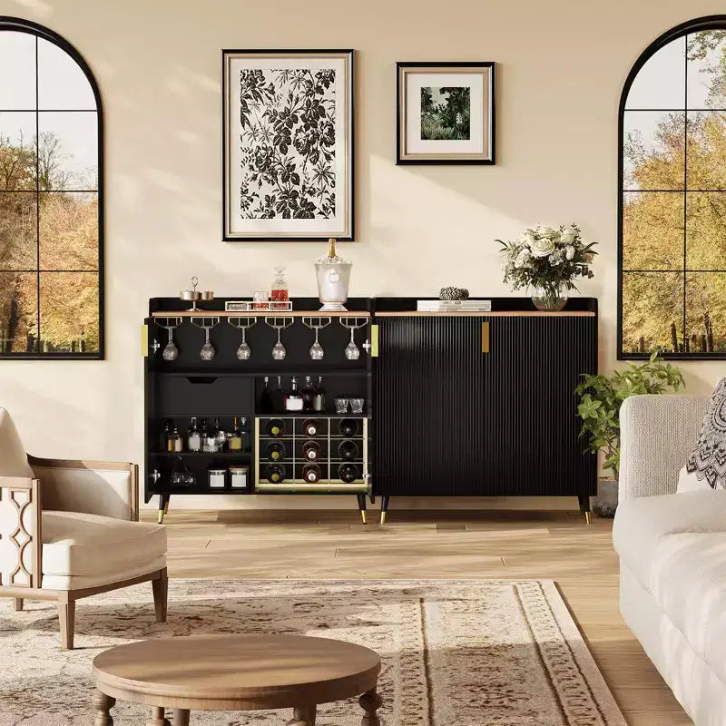 Credenza/Madia Nera Piccola, Ante Scanalate, Portabottiglie Integrato per Sala da Pranzo o Soggiorno