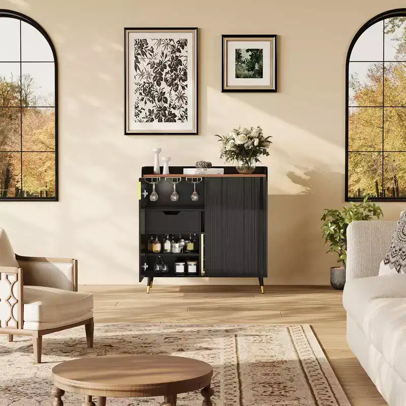 Credenza/Madia Nera Piccola, Ante Scanalate, Portabottiglie Integrato per Sala da Pranzo o Soggiorno