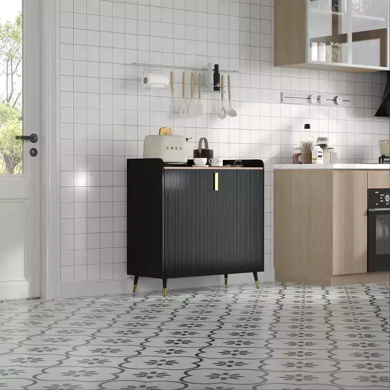 Credenza/Madia Nera Piccola, Ante Scanalate, Portabottiglie Integrato per Sala da Pranzo o Soggiorno