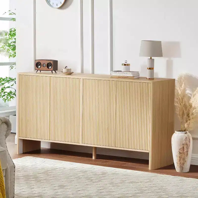 Mobile Credenza a Buffet da 58 Pollici, Armadio Moderno con Ante Scanalate e 4 Ante, Mobile Contenitore con Ripiani Regolabili per Cucina e Ingresso