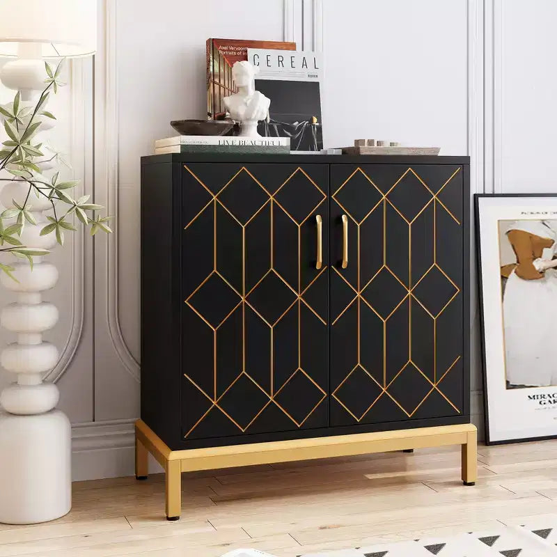 Madia moderna con ante e ripiani regolabili, Credenza autoportante con design a linea dorata per soggiorno o ufficio