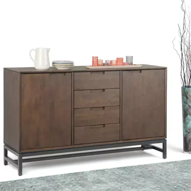 Mobile contenitore Devlin Mid-Century da 60” con cassetti centrali Marrone Noce - WyndenHall: Credenza in legno massello, Ripiani regolabili