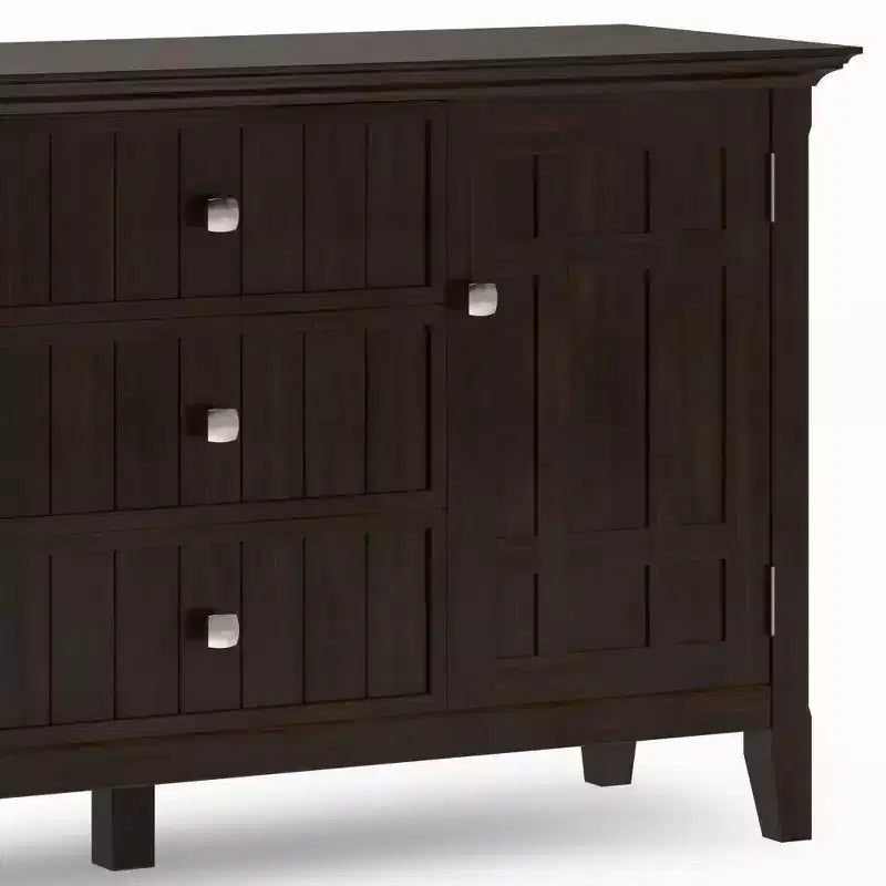 Madia/credenza Bissell in legno naturale - WyndenHall: Portabottiglie, ripiani regolabili, pino e compensato
