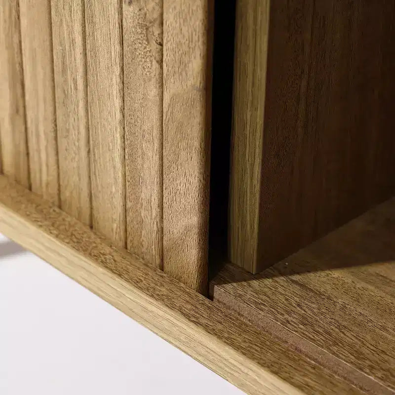 Credenza Buffet LuxenHome con Ante Scorrevoli in Doghe e Ripiano, Mobiletto Accento a 2 Ante Moderno di Metà Secolo, 35 Pollici, Rovere