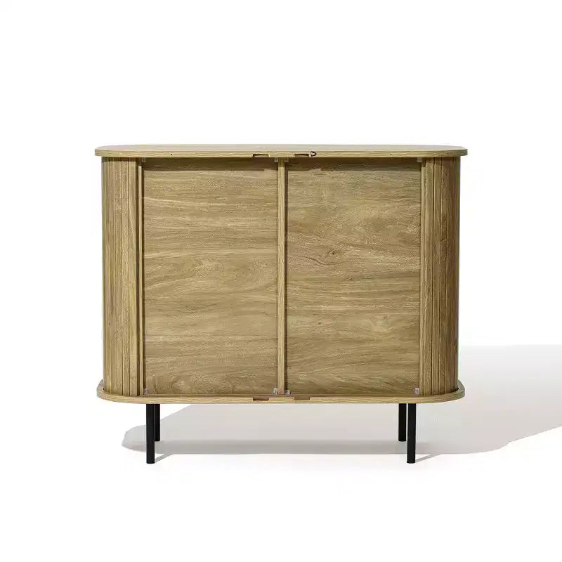 Credenza Buffet LuxenHome con Ante Scorrevoli in Doghe e Ripiano, Mobiletto Accento a 2 Ante Moderno di Metà Secolo, 35 Pollici, Rovere